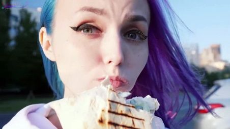 Подвезешь меня до дома? А там может я дам себя трахнуть в очко