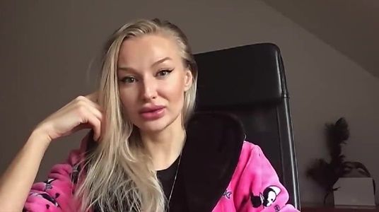 Порно актриса отвечает на каверзные вопросы фанатов