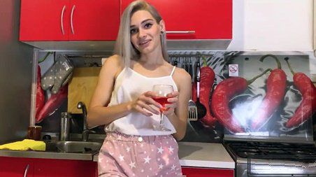 Жена не любит трахаться в анал, а вот её лучшая пьяная подруга да