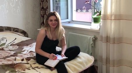 Сводный брат помог сестре с английским, но невзначай еще и трахнул