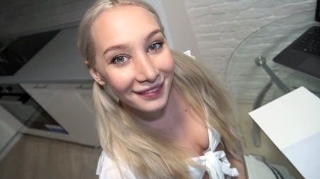 Брат помог сестре с математикой, а она помогла ему разобраться со стояком