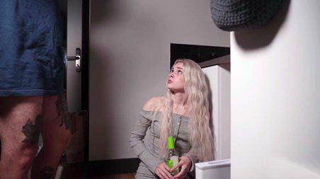 Дядя Коля спалил племянницу с пивом и наказал на отсос петрович